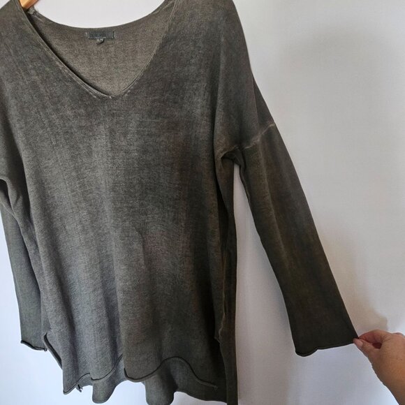 It Is Well Tunic Top Asymmetrical V-Neck Long Sleeve Cotton Size S Olive Green - Picture 3 of 11